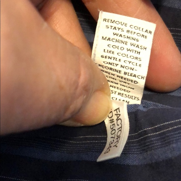 Used men’s shirt size L by express - Picture 6 of 9